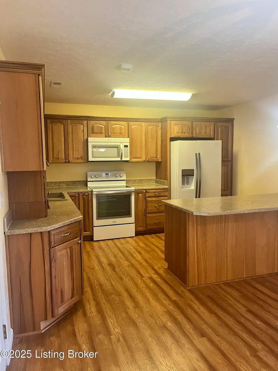 1580 Overlook Cir, Shelbyville, KY 40065 - Image #2