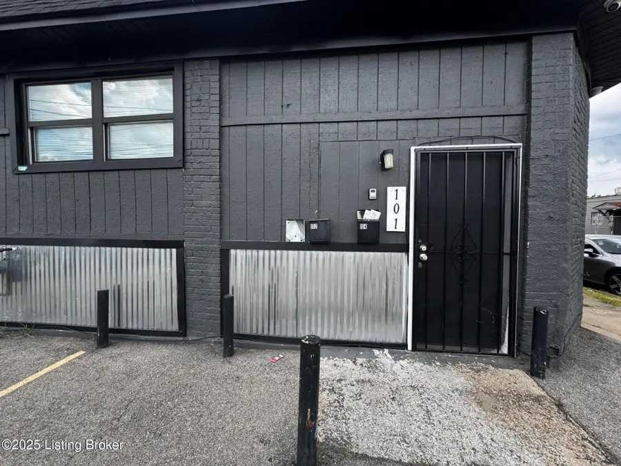 3801 River Park Dr, Louisville, KY 40211 - Image #2