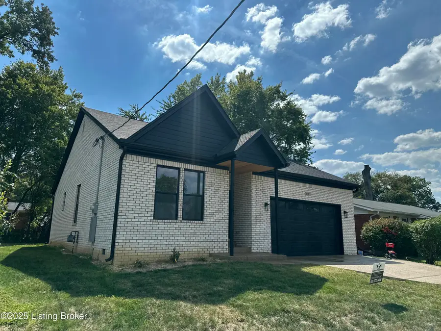 5703 Spicewood Ln, Louisville, KY 40219 - Image #3