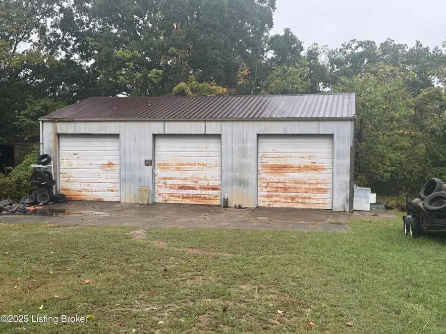 407 Maple Ct, La Grange, KY 40031 - Image #2