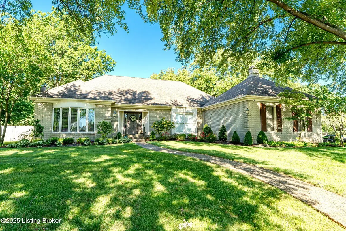 806 Nottingham Pkwy, Louisville, KY 40222 - Image #1