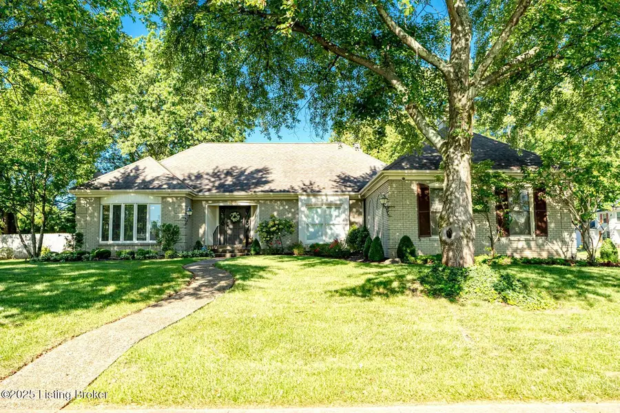 806 Nottingham Pkwy, Louisville, KY 40222 - Image #2