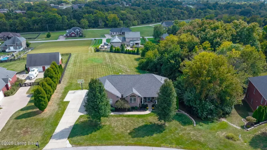 354 Peach Orchard Cir, Fisherville, KY 40023 - Image #3