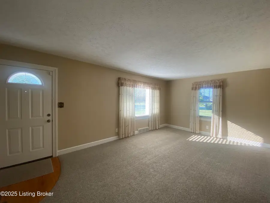 222 Guthrie Dr, Bardstown, KY 40004 - Image #3