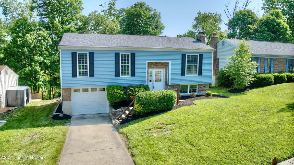 6174 Ridgewood Ct, Florence, KY 41042 - Image #1