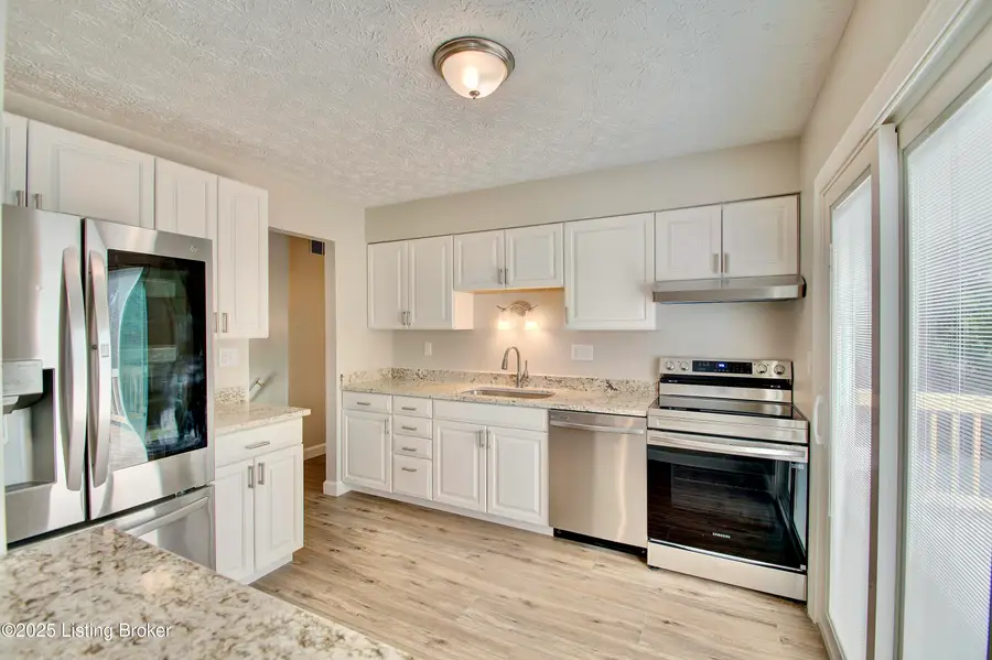 6174 Ridgewood Ct, Florence, KY 41042 - Image #3