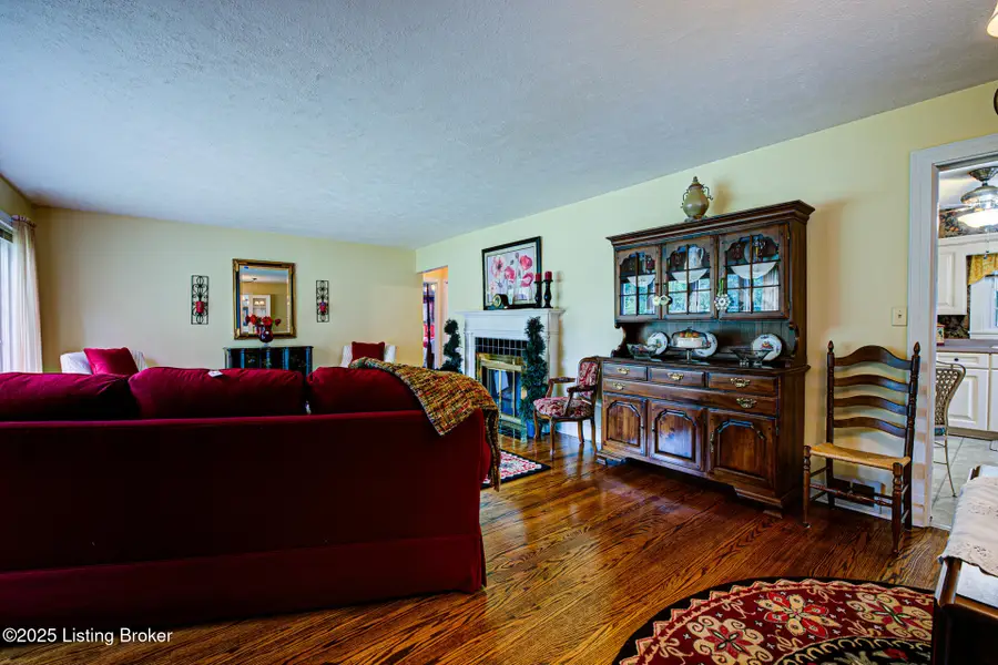9610 Watterson Trail, Jeffersontown, KY 40299 - Image #3