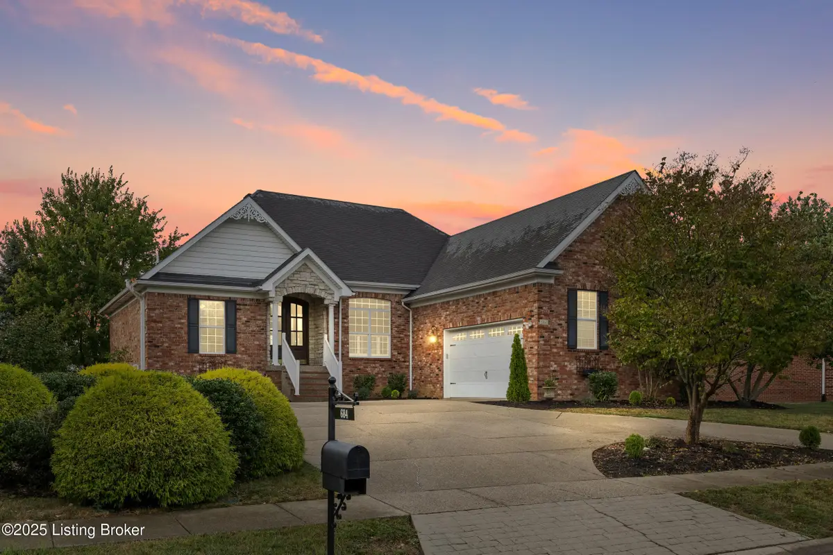 684 Ashbourne Dr, Shelbyville, KY 40065 - Image #1