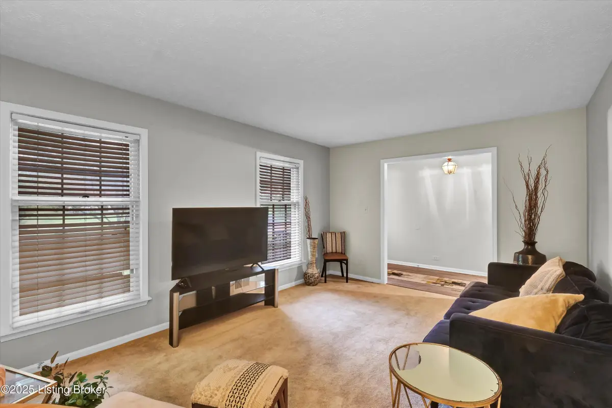 3908 Stony Brook Dr, Louisville, KY 40299 - Image #1