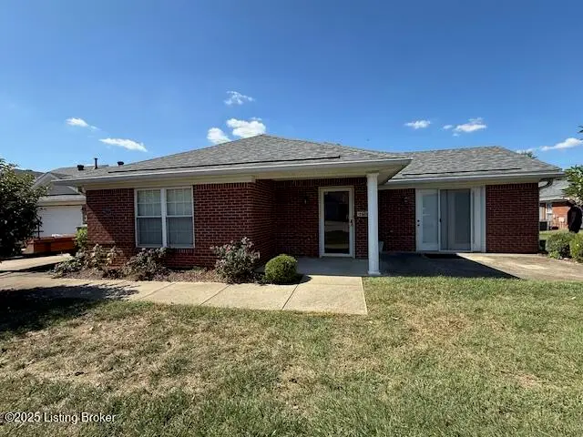 7608 Autumn Pointe Dr, Louisville, KY 40214 - Image #1