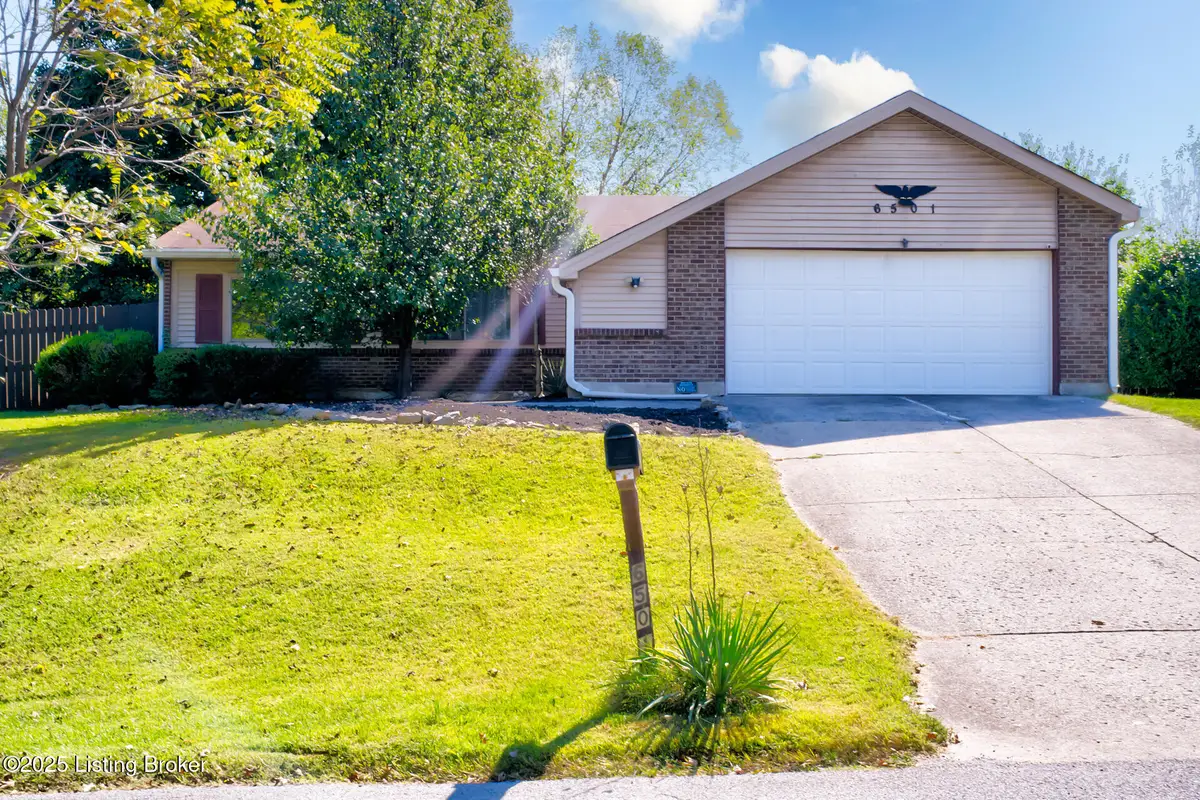 6501 Fenwick Dr, Louisville, KY 40228 - Image #1