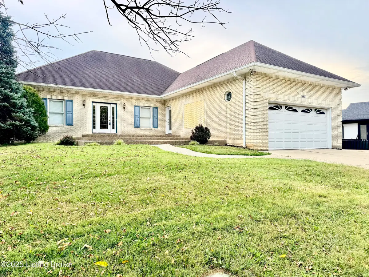 3207 Thousand Oaks Dr, Louisville, KY 40205 - Image #1