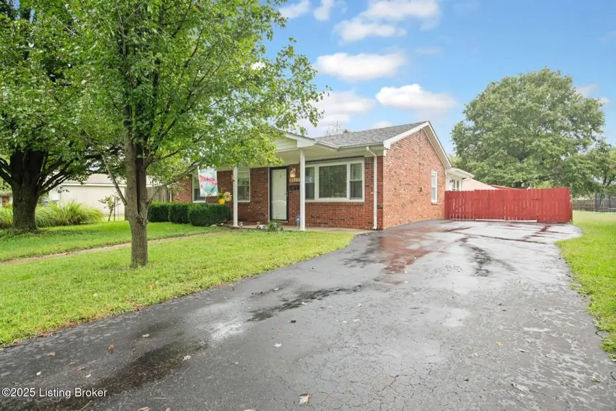 9907 Plaudit Way, Louisville, KY 40272 - Image #2