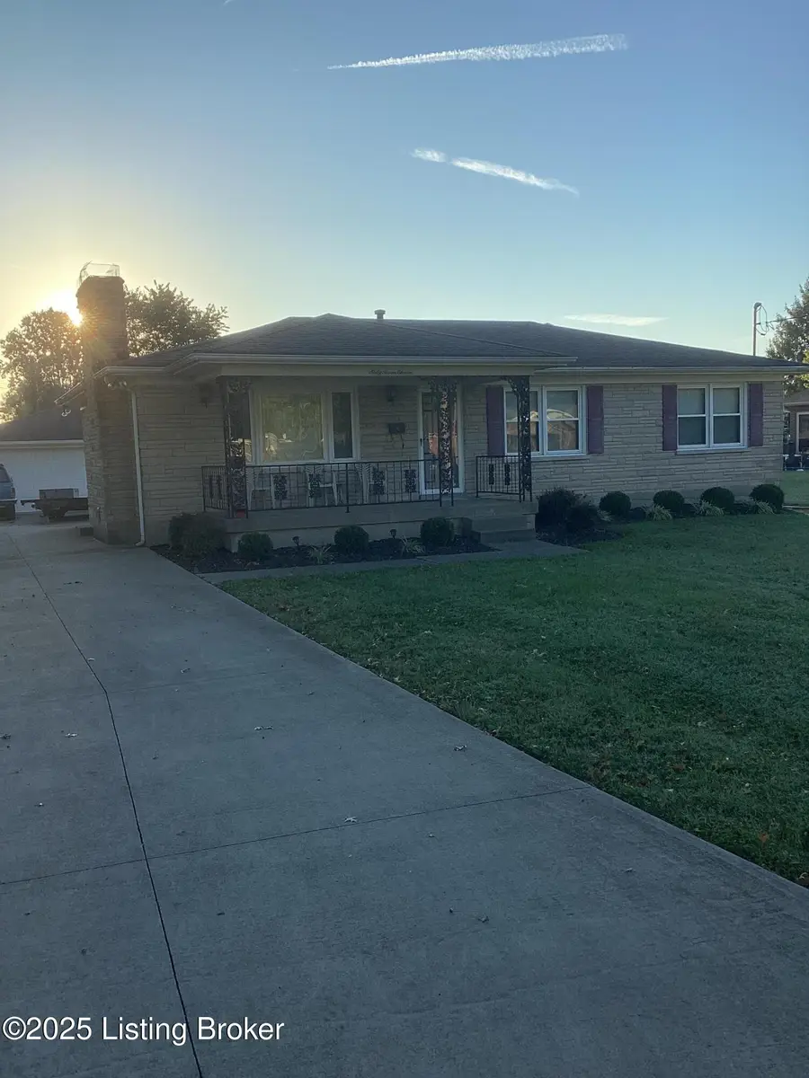 6711 Astral Dr, Louisville, KY 40258 - Image #2