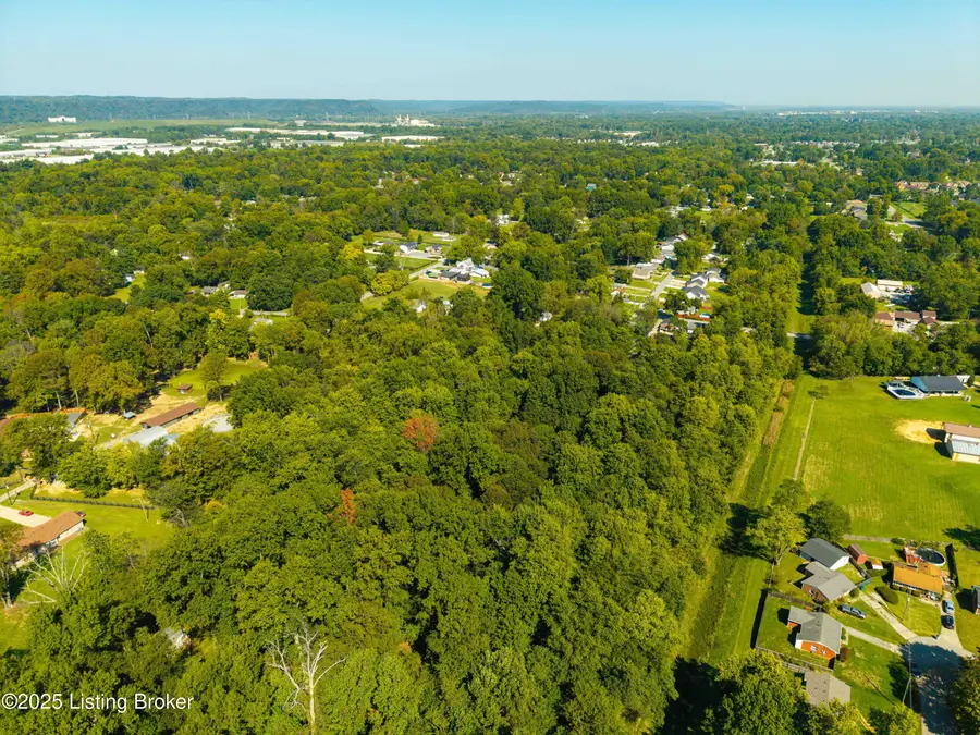 7397 Maurer Ln, Louisville, KY 40258 - Image #2