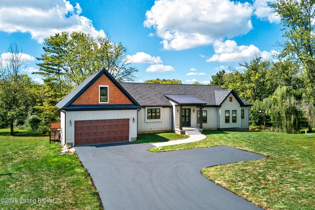 3802 Carriage Hill Dr, Crestwood, KY 40014 - Image #1