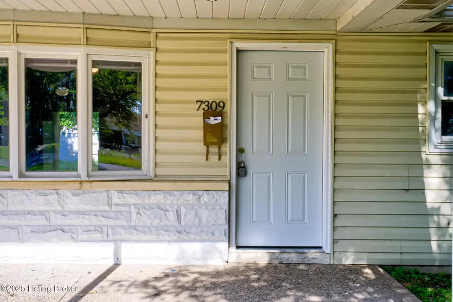 7309 Rainbow Dr, Louisville, KY 40272 - Image #3