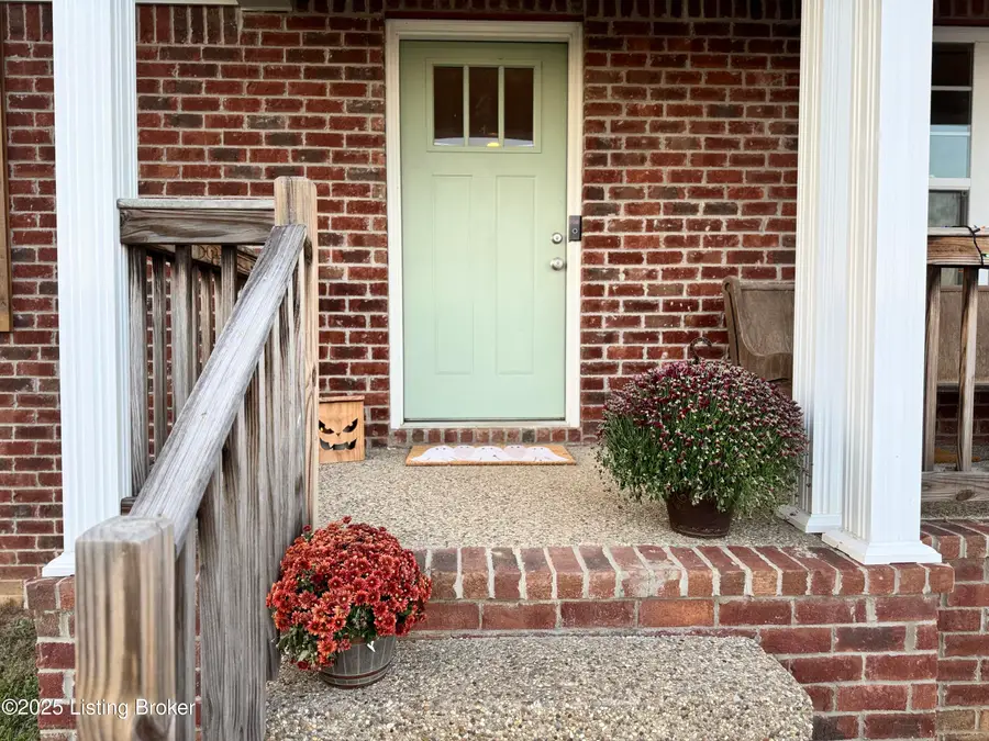 8815 Vision Pl, Louisville, KY 40229 - Image #2