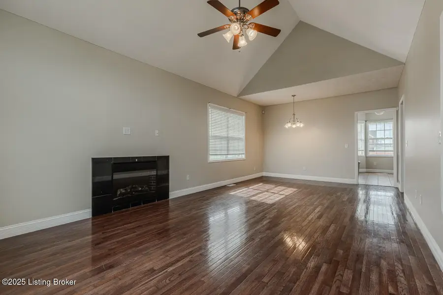 117 Burgundy Ct, Vine Grove, KY 40175 - Image #3