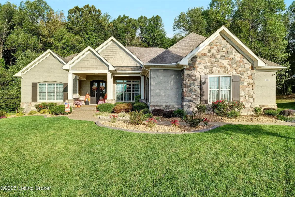 8004 Wooded Ridge Dr, Louisville, KY 40214 - Image #1