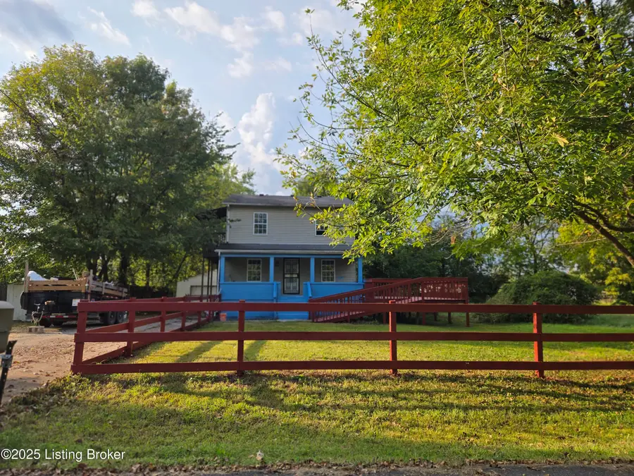 4534 Lake Dreamland Dr, Louisville, KY 40216 - Image #2