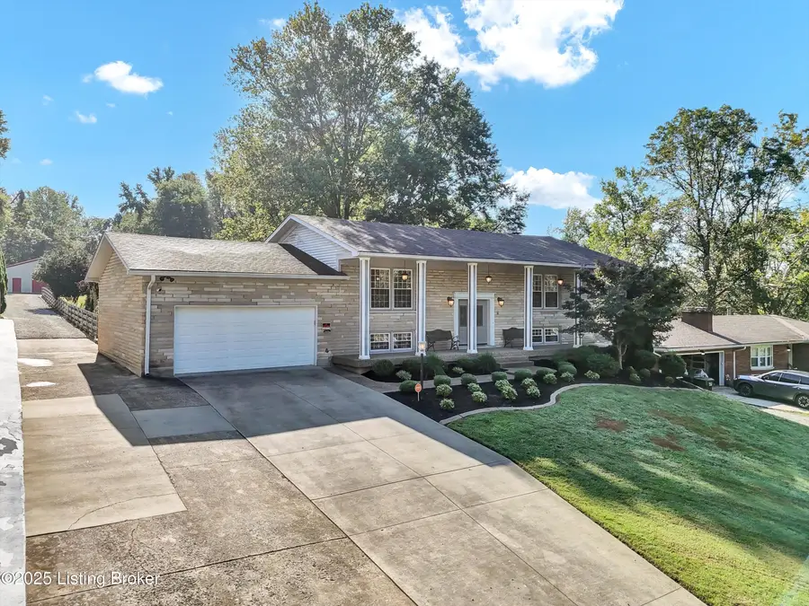9305 Hi View Ln, Louisville, KY 40272 - Image #2