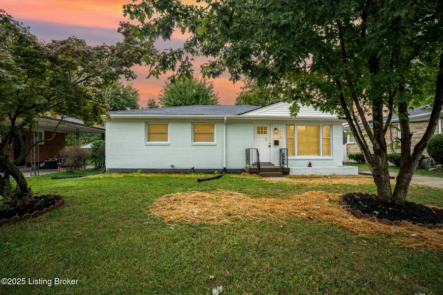 2220 Mary Catherine Dr, Louisville, KY 40216 - Image #2