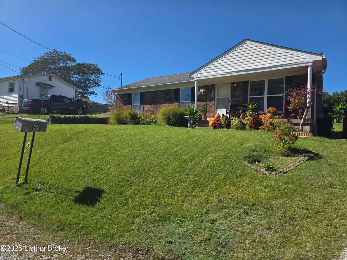 147 Stout Ln, Mount Washington, KY 40047 - Image #1