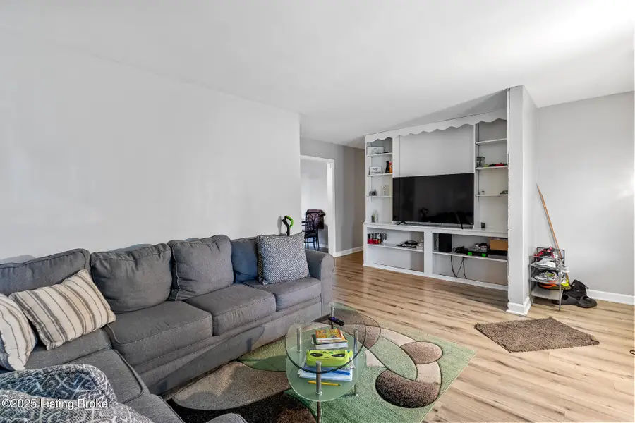 2129 East Ln, Louisville, KY 40216 - Image #3