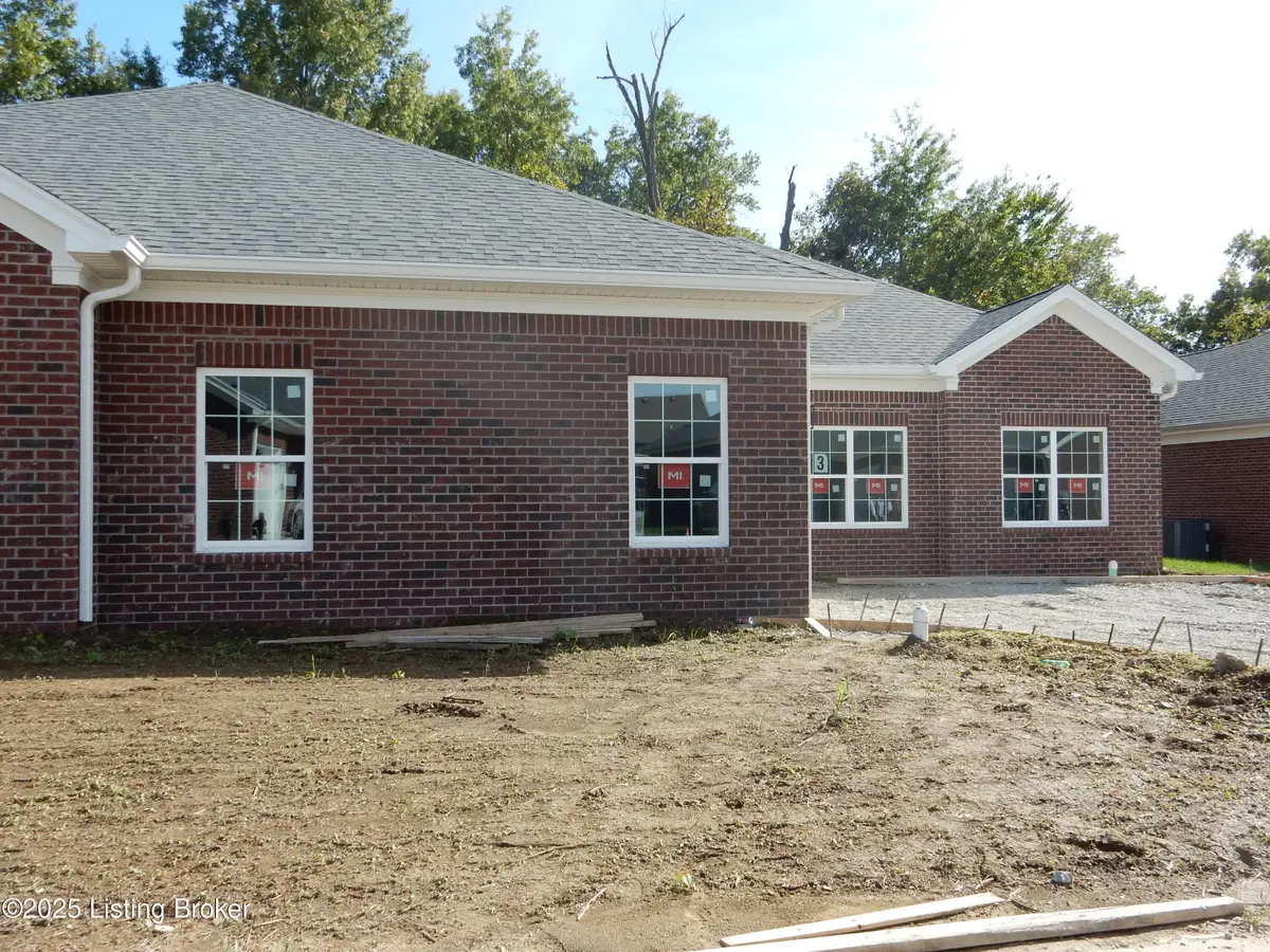 156 Bullitt Creek Dr, Shepherdsville, KY 40165 - Image #1