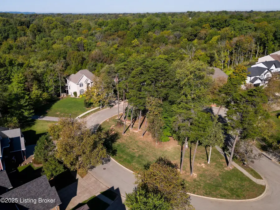 11006 Radleigh Ln, Louisville, KY 40291 - Image #2