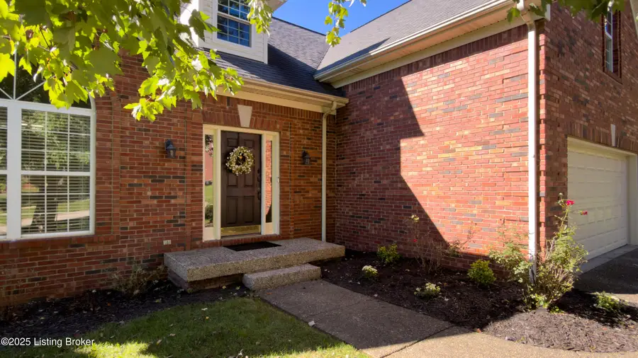 4206 Bridlepath Pl, Louisville, KY 40245 - Image #2