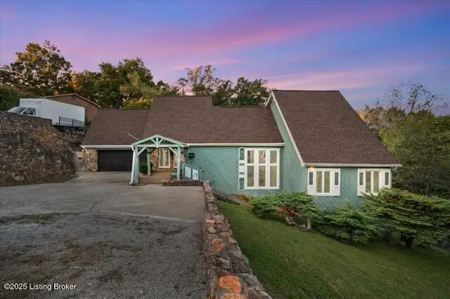 2710 Windsor Forest Dr, Louisville, KY 40272 - Image #1