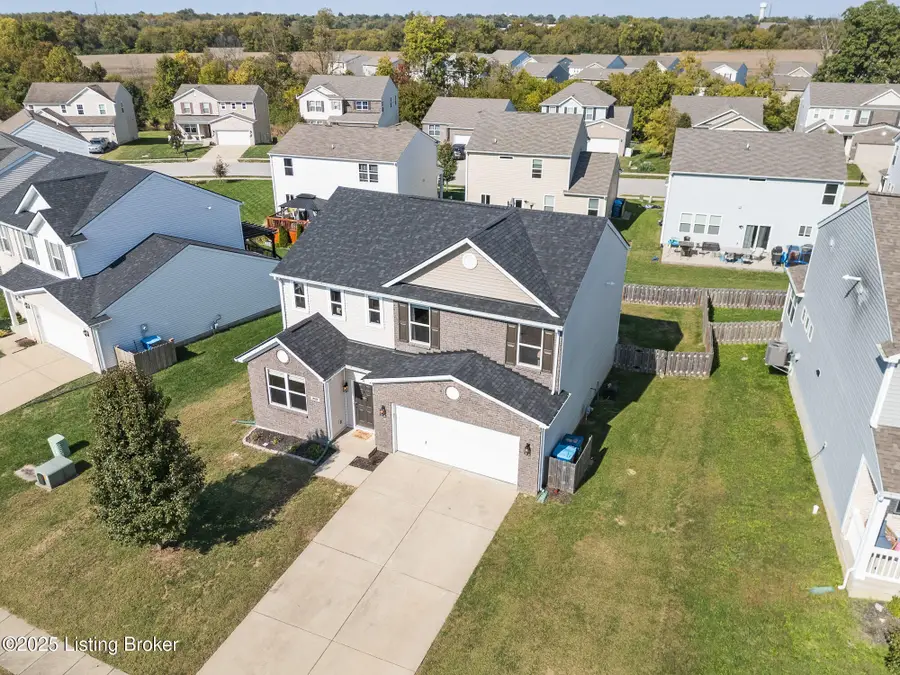 280 Saint Regis Dr, Shelbyville, KY 40065 - Image #2