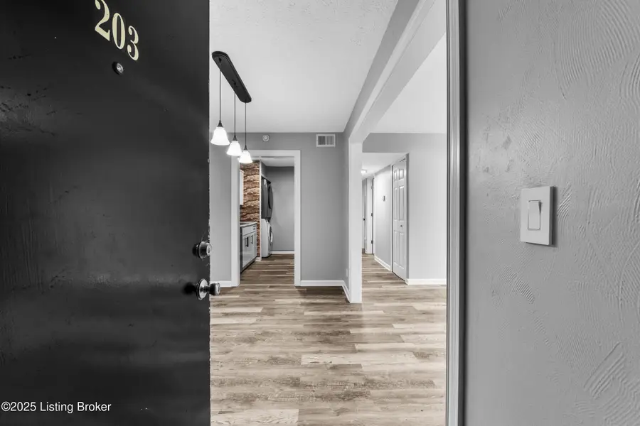 3501 Lodge Ln #203, Louisville, KY 40218 - Image #2