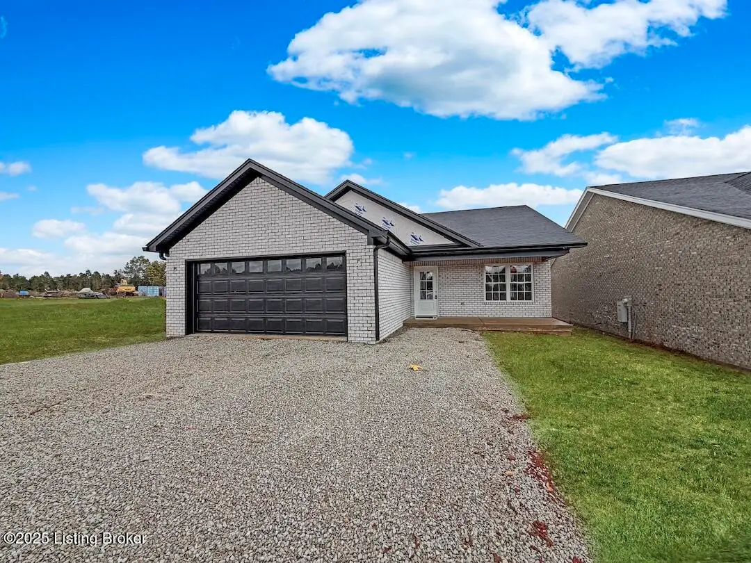 15 Paislynne Ct, Brandenburg, KY 40108 - Image #1