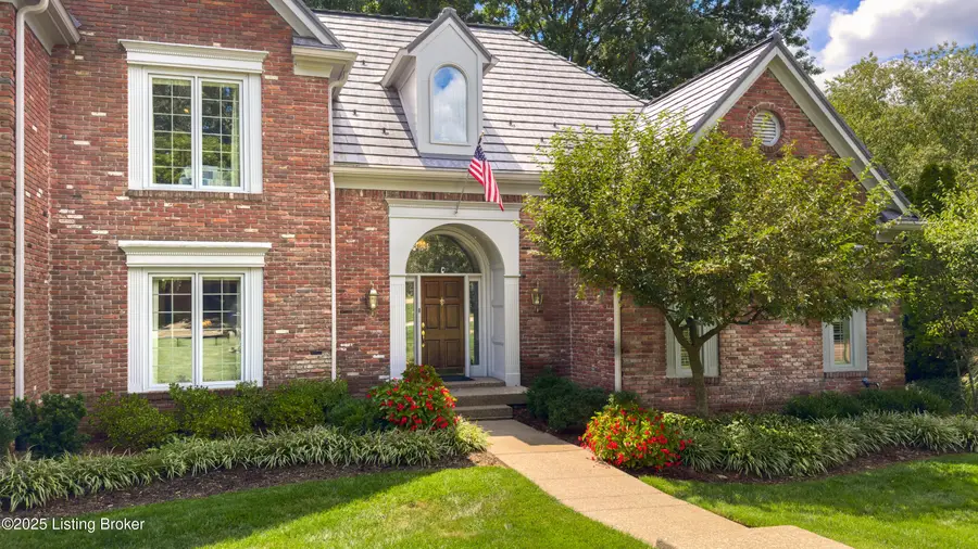 3521 Winterberry Cir, Louisville, KY 40207 - Image #2