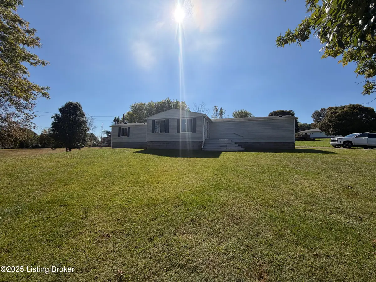 70 Morris Ct, Vine Grove, KY 40175 - Image #1