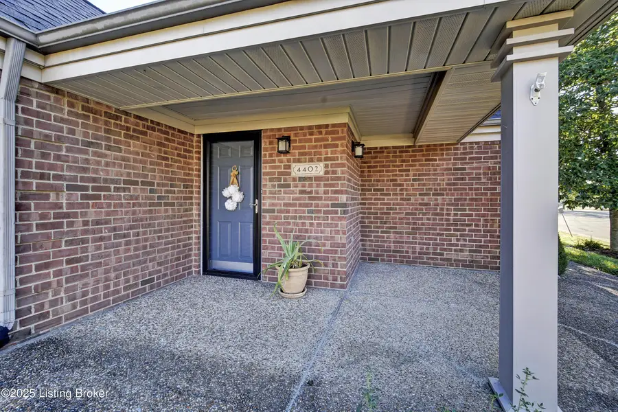 4402 Southbridge Ct, Louisville, KY 40272 - Image #2