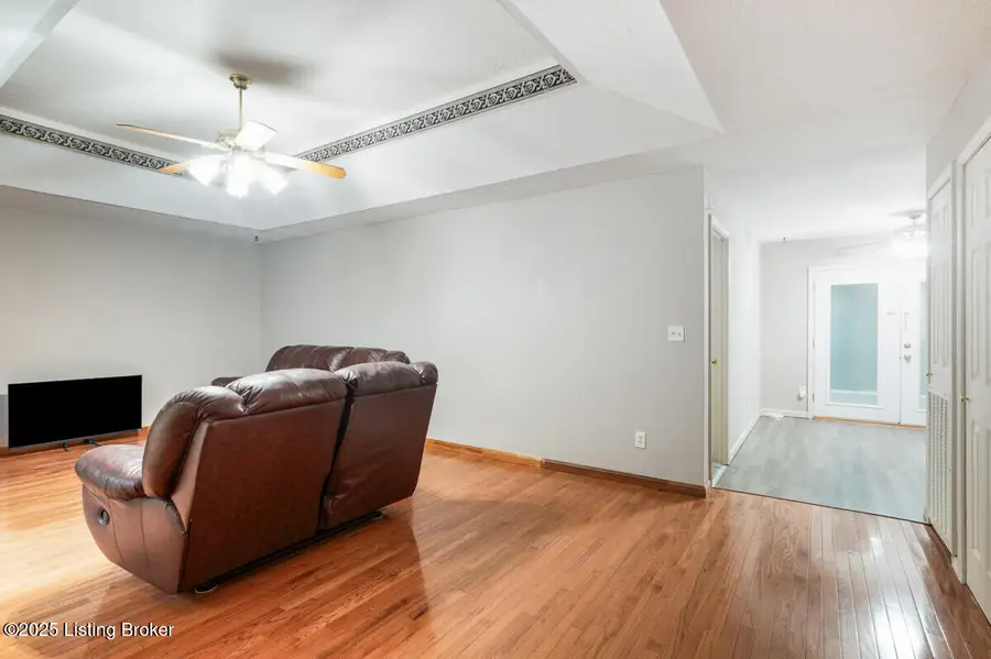 306 Valley View Dr, Radcliff, KY 40160 - Image #3