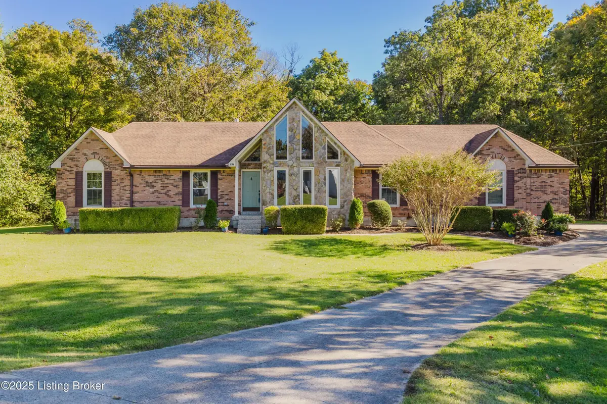 494 Mapleview Dr, Mount Washington, KY 40047 - Image #1