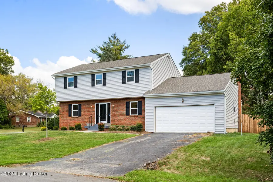 913 Girard Dr, Louisville, KY 40222 - Image #2