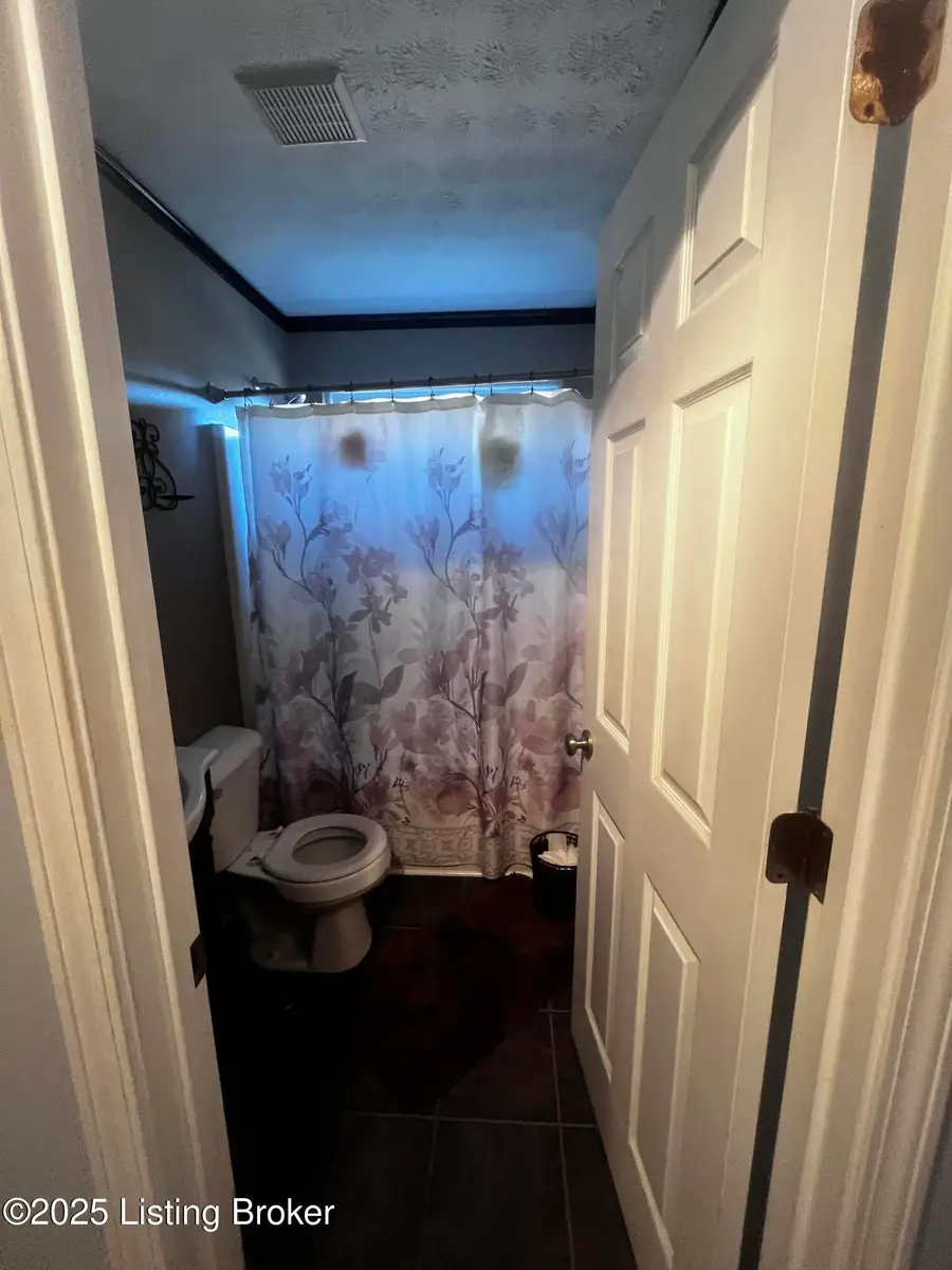 1523 Overlook Cir, Shelbyville, KY 40065 - Image #2