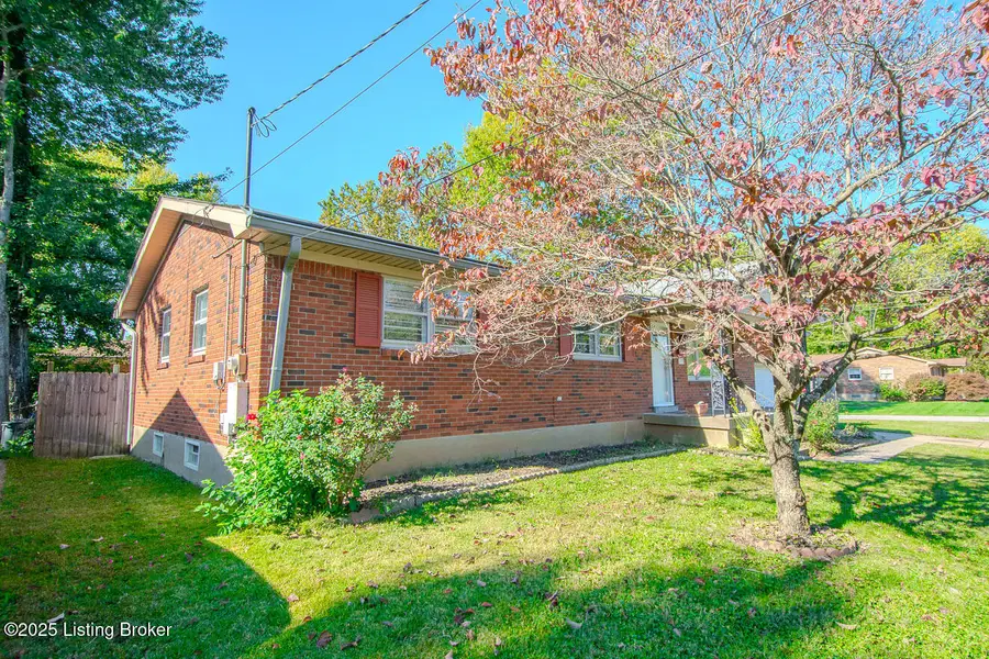 6122 Perma Dr, Louisville, KY 40218 - Image #2