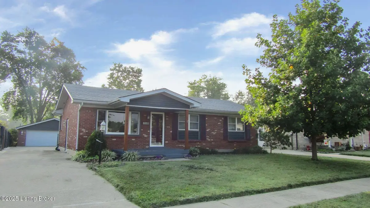 7107 Gageland Rd, Louisville, KY 40258 - Image #1