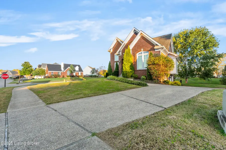 11443 Top Walnut Loop, Louisville, KY 40229 - Image #3