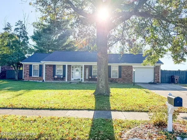 301 Foxtail Rd, Versailles, KY 40383