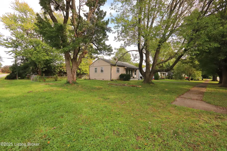 3221 Stratford Ave, Louisville, KY 40218 - Image #3