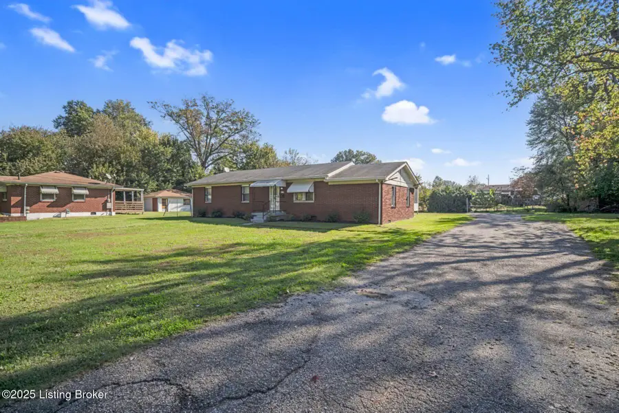 4319 Lynnview Dr, Louisville, KY 40216 - Image #2