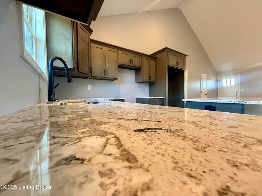 105 Indigo Ave, Bardstown, KY 40004 - Image #3